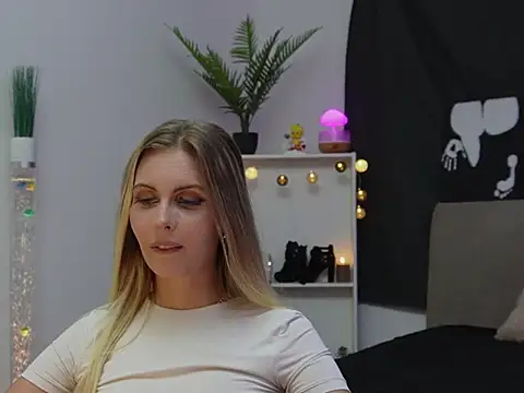 BonnieBluX webcam