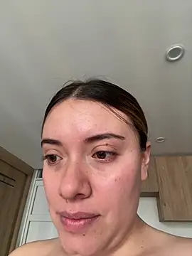 valery_mora webcam