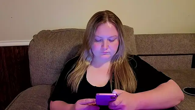 PhatAssBlond webcam