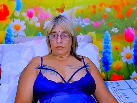 indianroxy webcam