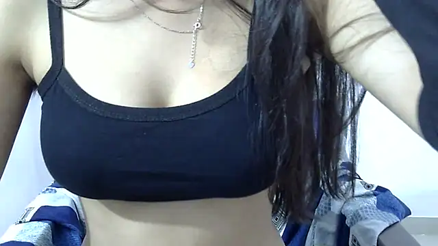 Riva_arora01 live webcam