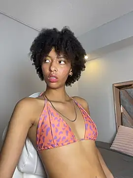 Kiara_Kamau_XXX webcam