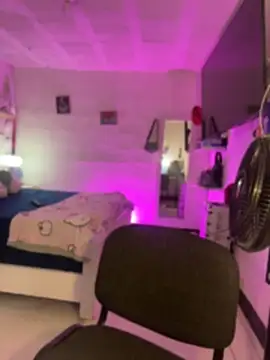 lucianaroy live cam on StripChat