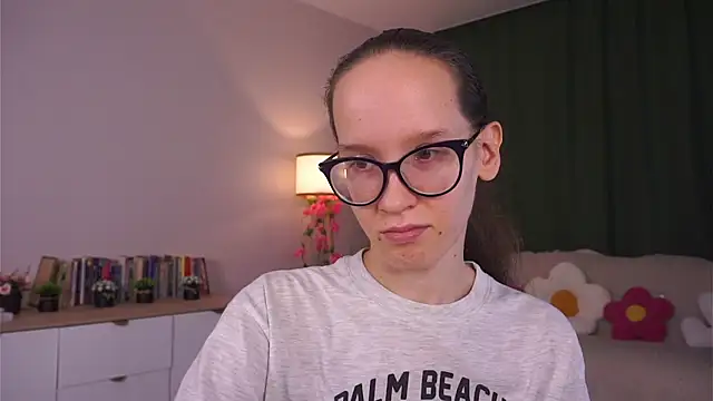 BettyBrowni webcam