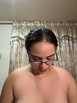Tayler_Kim live cam on StripChat