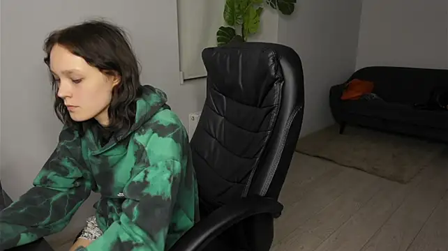 Chloe_Bannet live cam on StripChat