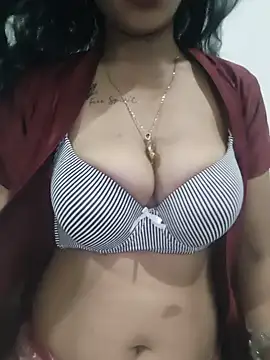 Miss_Liara01 live cam on StripChat