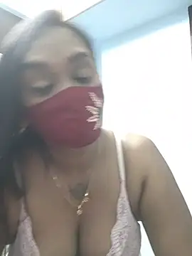 Shalini8687 live cam on StripChat
