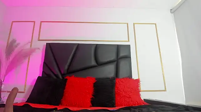 ada_mclaine webcam