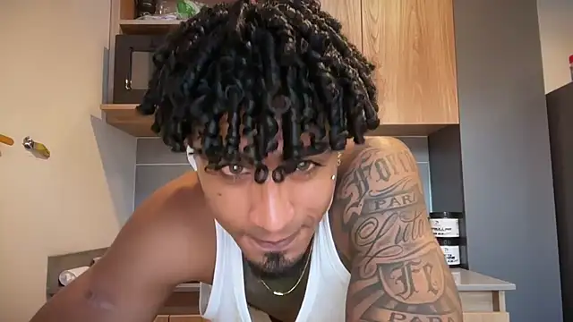 dominic_brandd23 webcam