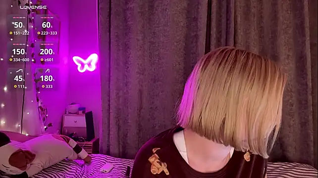 Marry_Sornatiko webcam