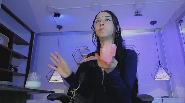 lhiamfitt10 live cam on StripChat