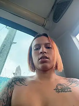 Mia_0-4 webcam