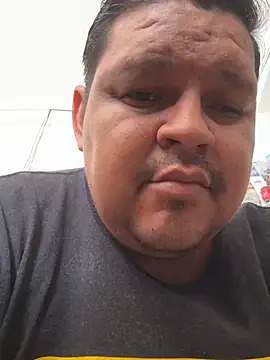 fercho25rv live cam on StripChat
