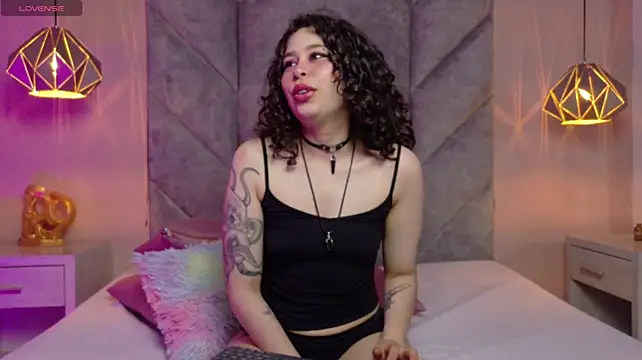 Juniper-Nyx orgasm webcam show