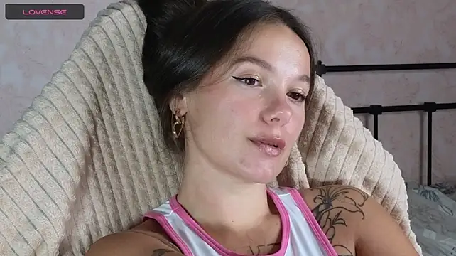 lil_luna_x webcam