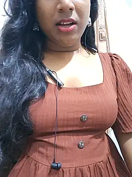 beautygirl_sara (F young) - Anal show with bottle😍