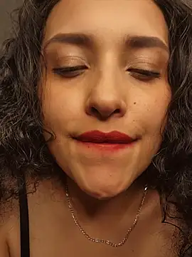Lucy_Marin webcam