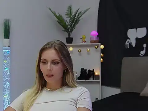 BonnieBluX webcam