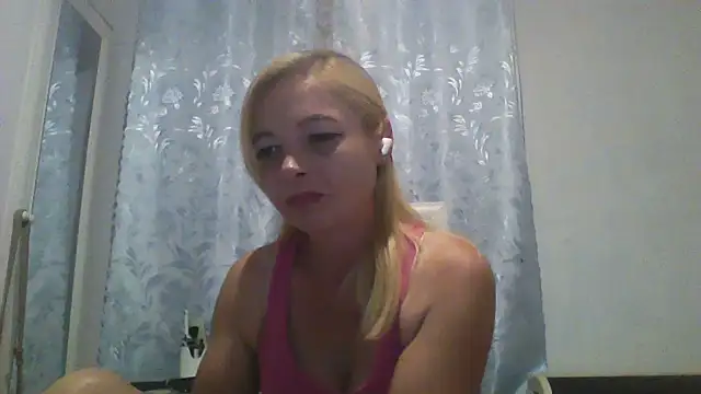 Lola_115 webcam