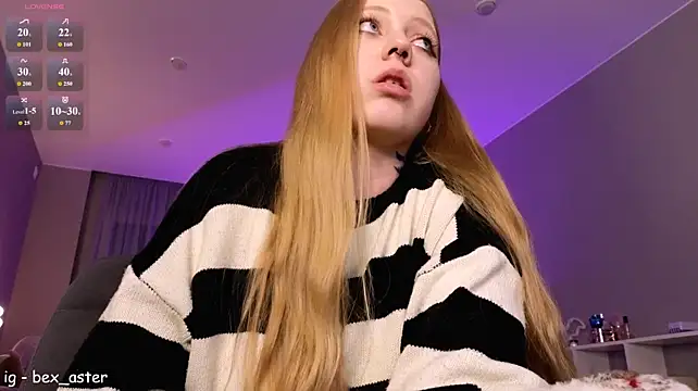 RebeccaAster webcam