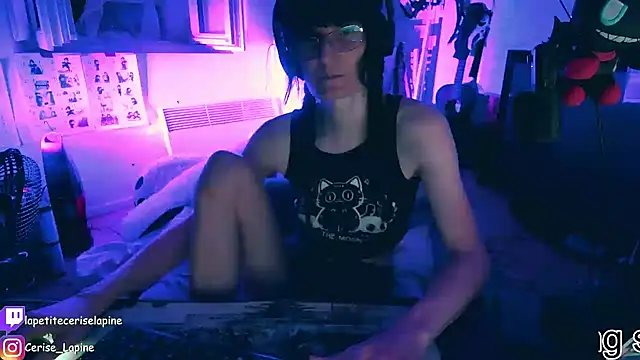 CeriseLapine webcam
