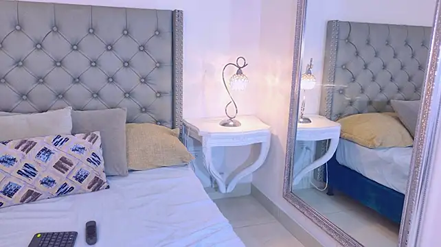 BeccaSwan webcam