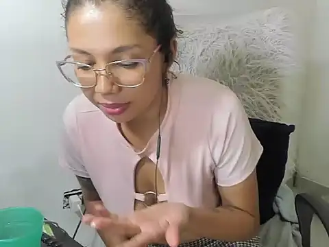 sarahlovexxv webcam