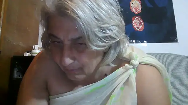 ExquisiteMature webcam