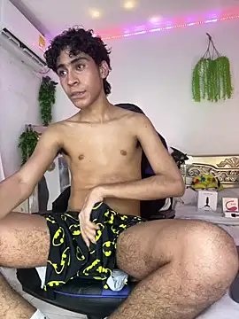 huge_armound webcam