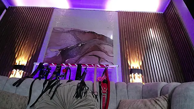 Naty_slavedoll webcam