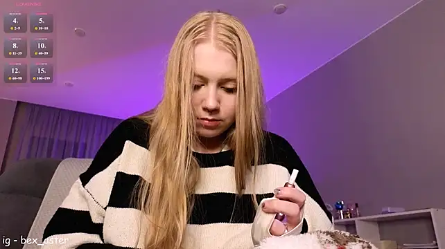 RebeccaAster webcam