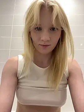 KoriMelon live sex cam