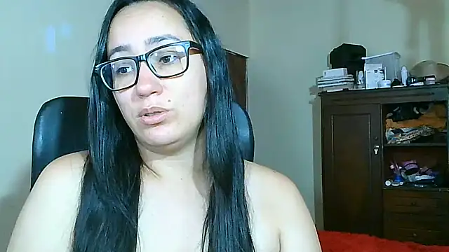 Nathalieprez4 live cam on StripChat