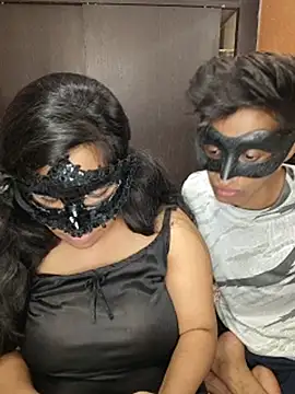 Yourshyriya webcam