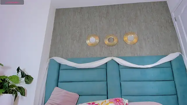 MiiaaVelvet webcam
