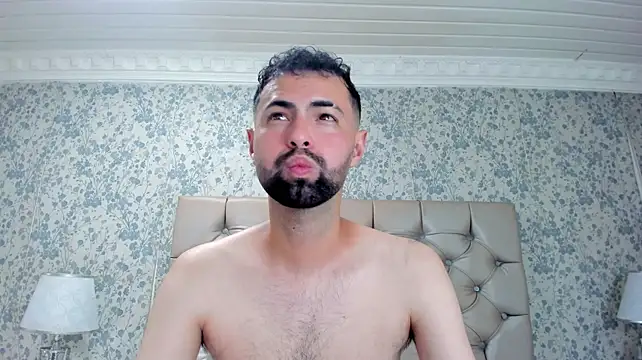 AndrewCrooss live cam on StripChat
