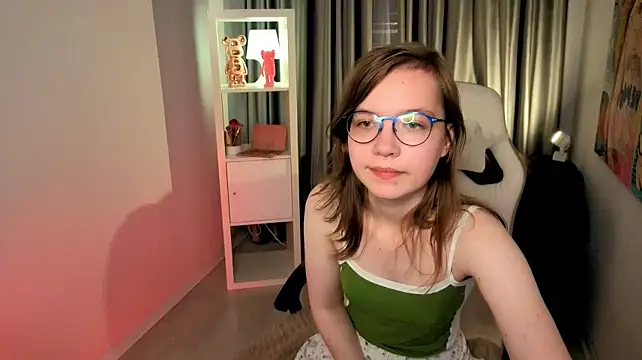 LiaBroock webcam