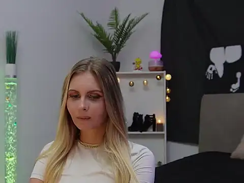 BonnieBluX webcam