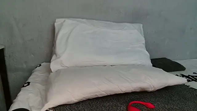 MelowD_2 live cam on StripChat