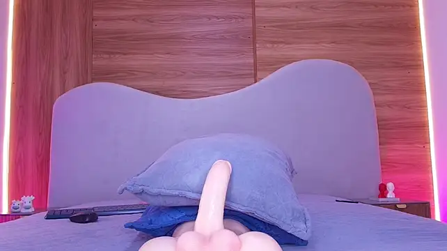mia_stanfort webcam