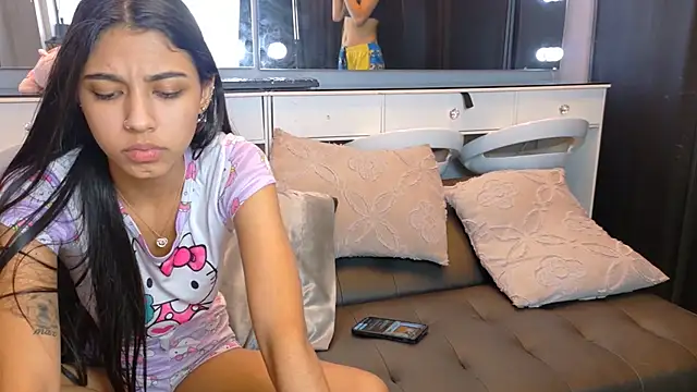 velvetmia68 webcam