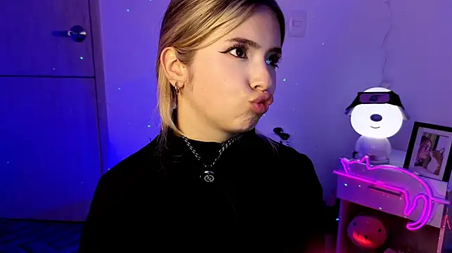 EmilyMiller_ webcam