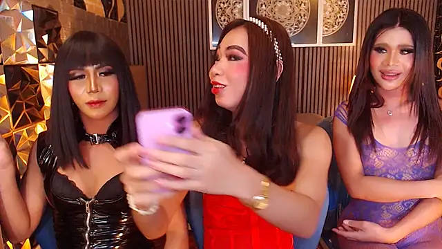 AudreyMilesTrans webcam