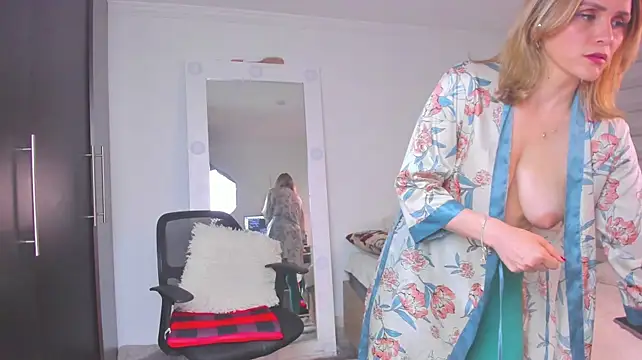 SharonVelvet webcam