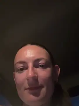 MiaLovesxxx Live Webcam on Stripchat