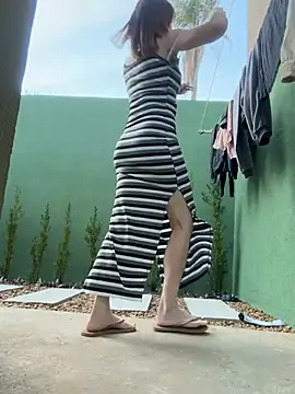 Irresistible37 webcam