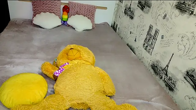 lovely-eyes live webcam