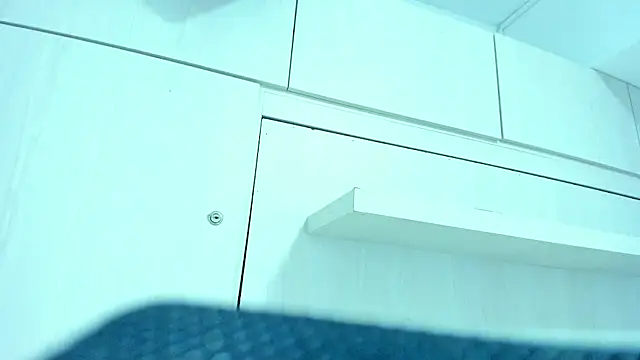 TaylorBloom live webcam