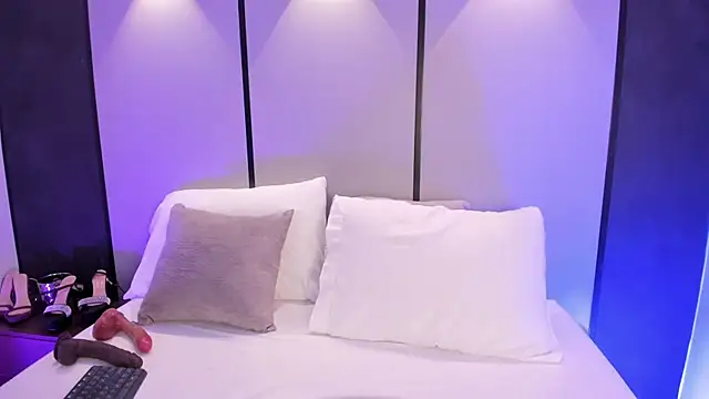 emily_tolson webcam